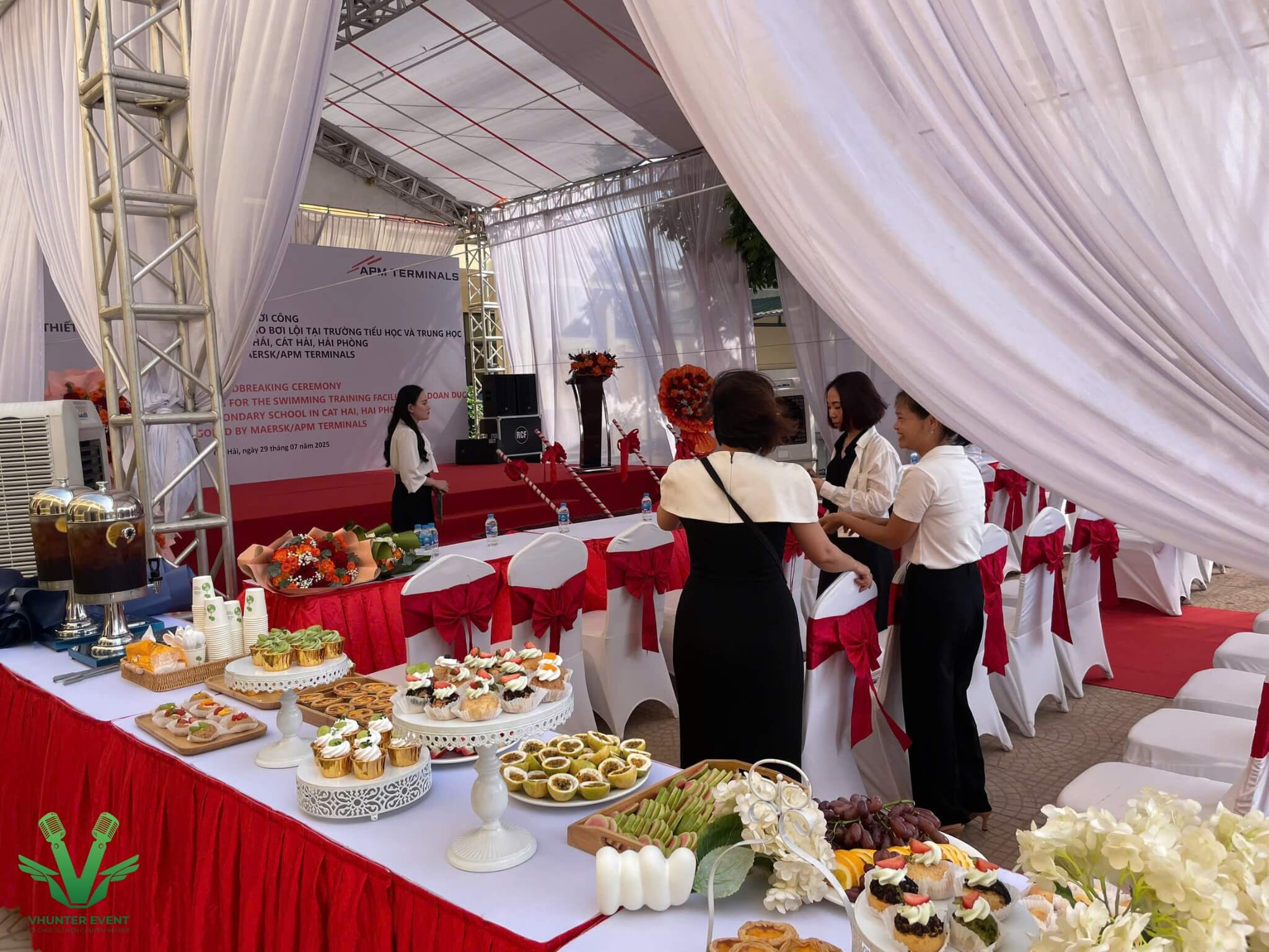 Dịch vụ đặt tiệc khai trương